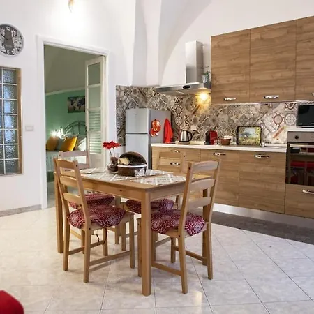 - I Portici House Holiday home Catania