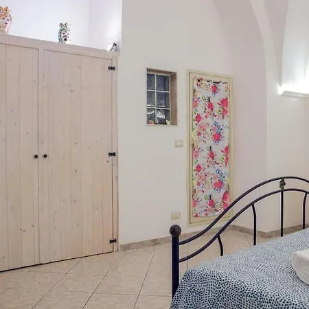 - I Portici House *