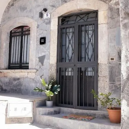 Holiday home - I Portici House Catania
